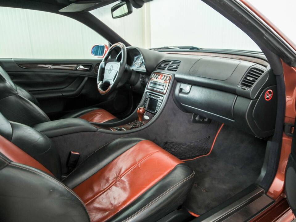 Image 12/50 of Mercedes-Benz CLK 430 (1999)