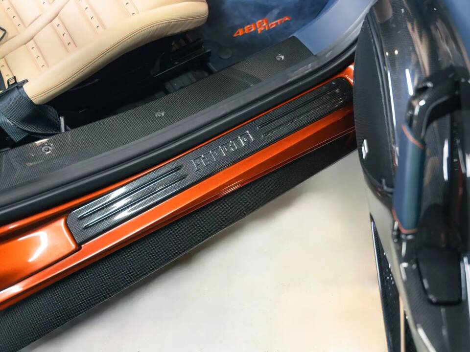 Bild 36/42 von Ferrari 488 Pista (2020)