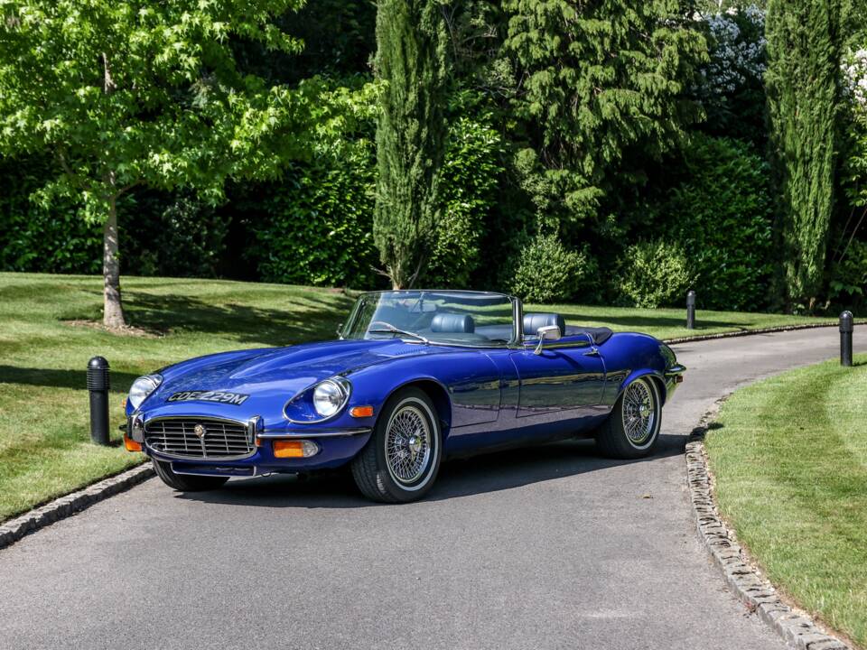 Image 9/43 de Jaguar Type E V12 (1974)
