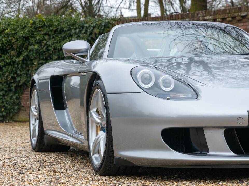 Image 48/50 de Porsche Carrera GT (2005)