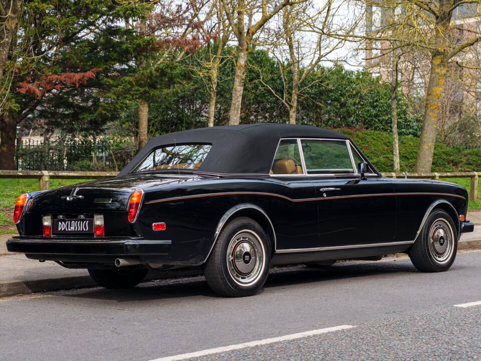 Image 8/29 of Rolls-Royce Corniche IV (1993)