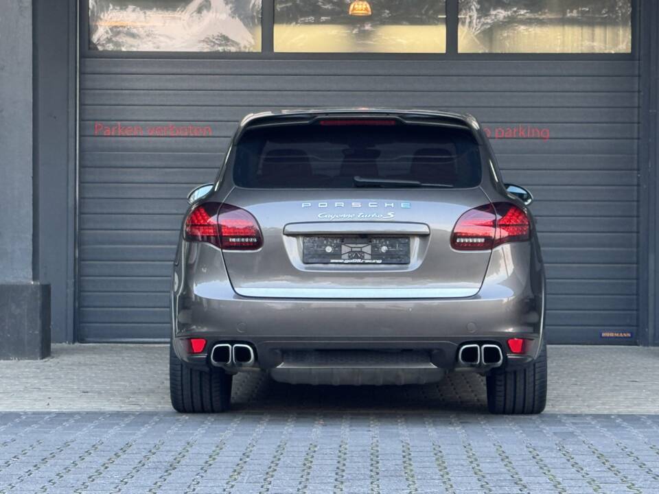 Bild 5/24 von Porsche Cayenne Turbo S (2014)