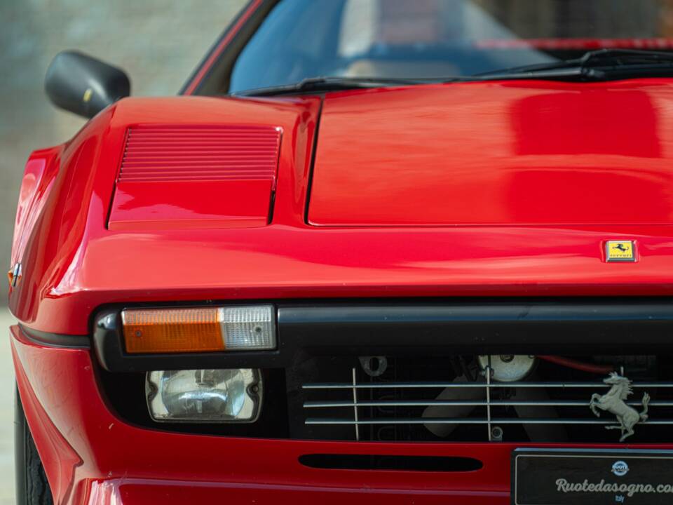 Image 36/50 of Ferrari 308 GTB (1981)