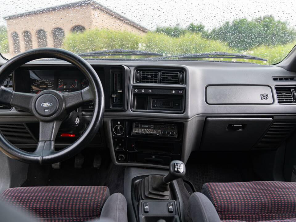 Image 45/50 de Ford Sierra RS Cosworth (1993)