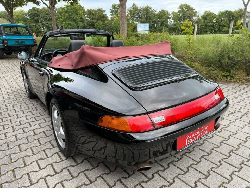 Image 13/39 of Porsche 911 Carrera (1997)