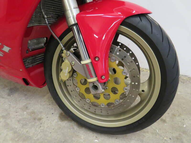 Bild 32/47 von Ducati 916 Strada (1994)