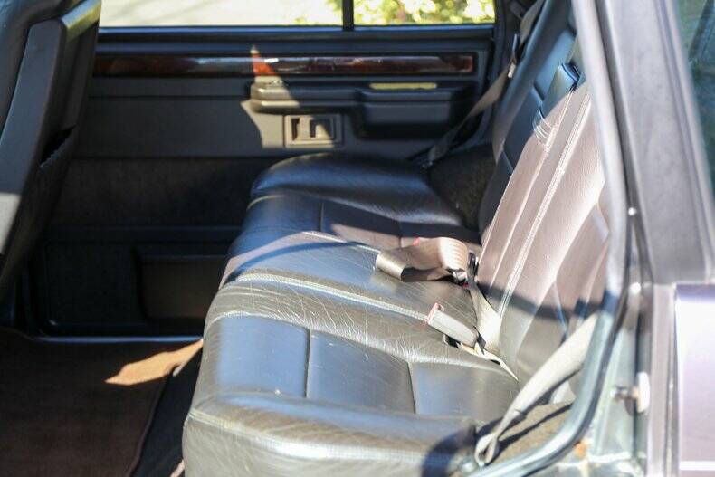 Immagine 46/50 di Land Rover Range Rover Vogue LSE (1994)