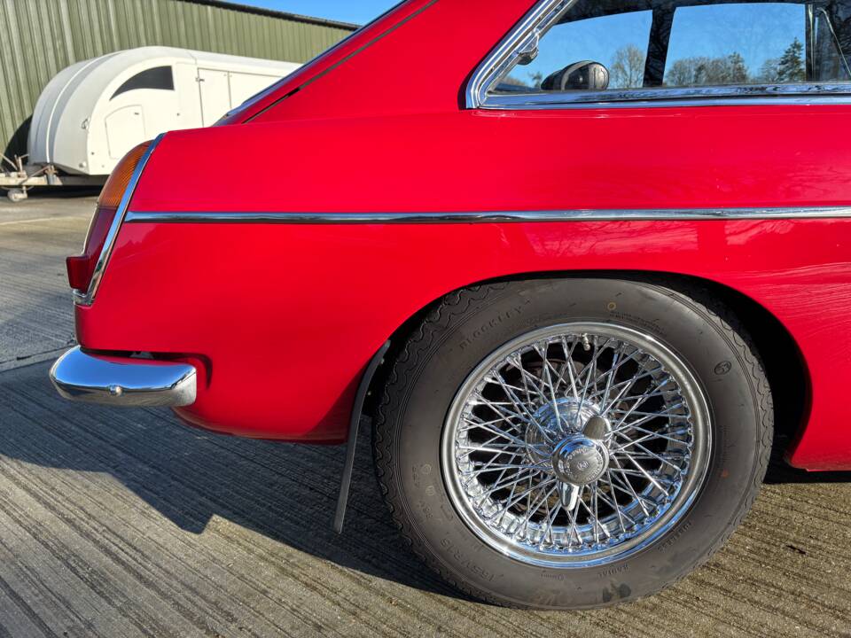 Afbeelding 6/39 van MG MGC GT (1969)