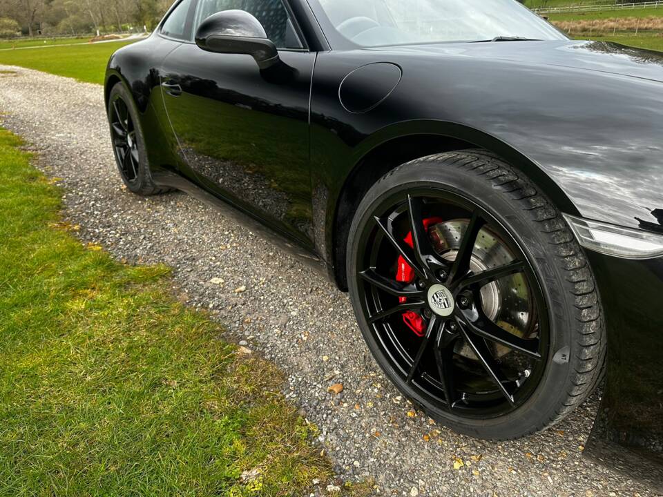 Image 18/42 of Porsche 911 Carrera S (2018)