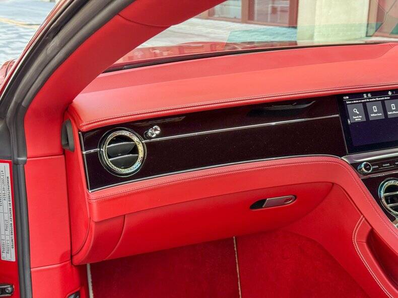 Image 25/44 of Bentley Continental GT V8 (2020)