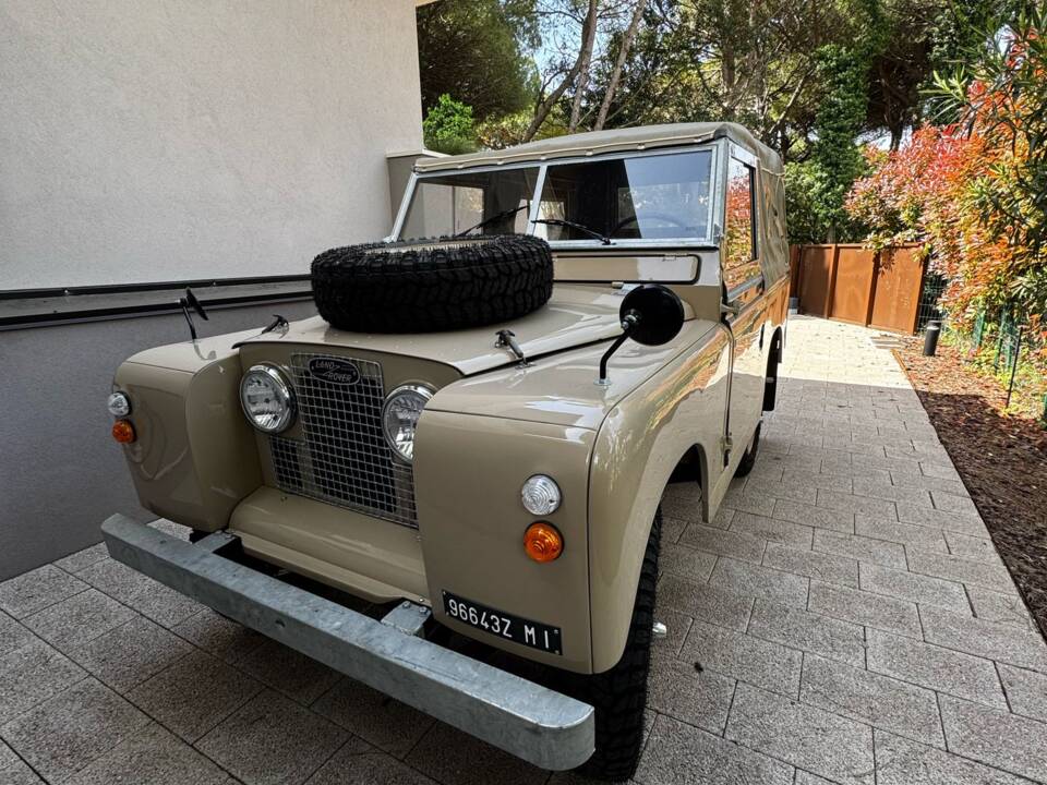 Image 1/17 of Land Rover 88 (1980)