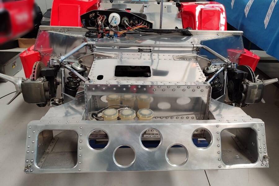 Image 26/50 of Lola T290 (1972)