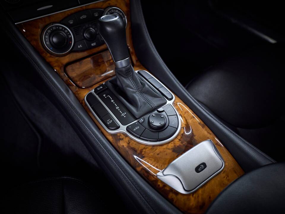 Image 65/99 de Mercedes-Benz SL 550 (2007)
