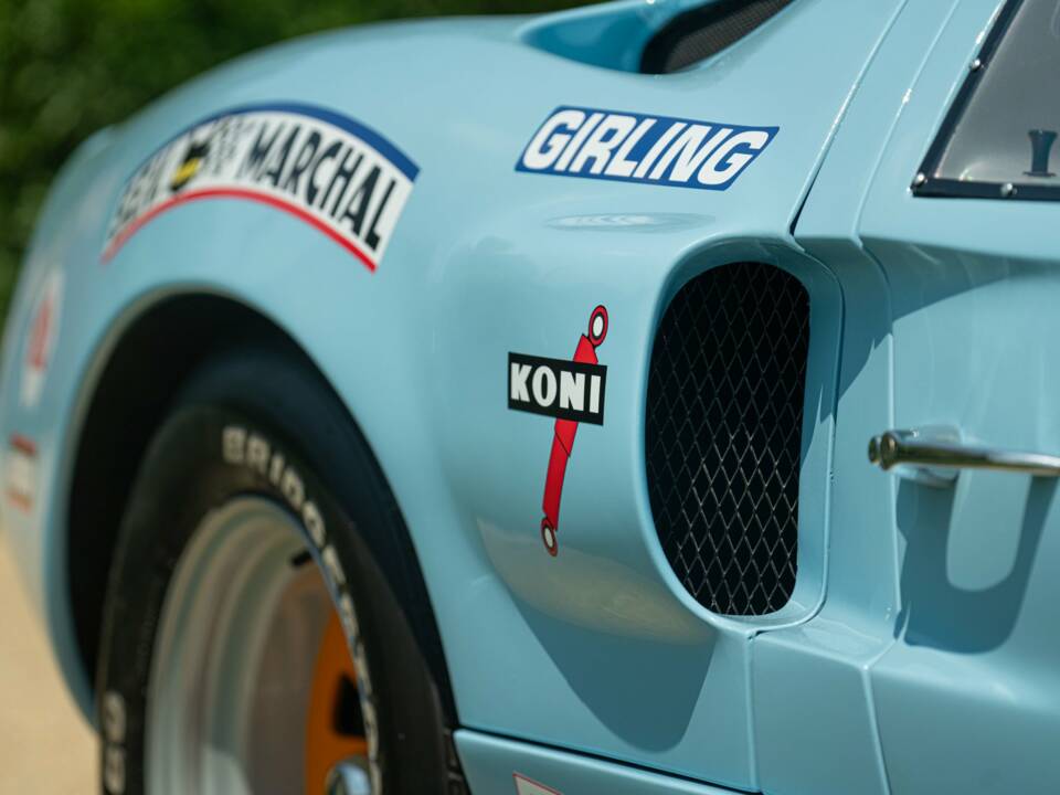 Image 37/50 of Ford GT40 (1978)