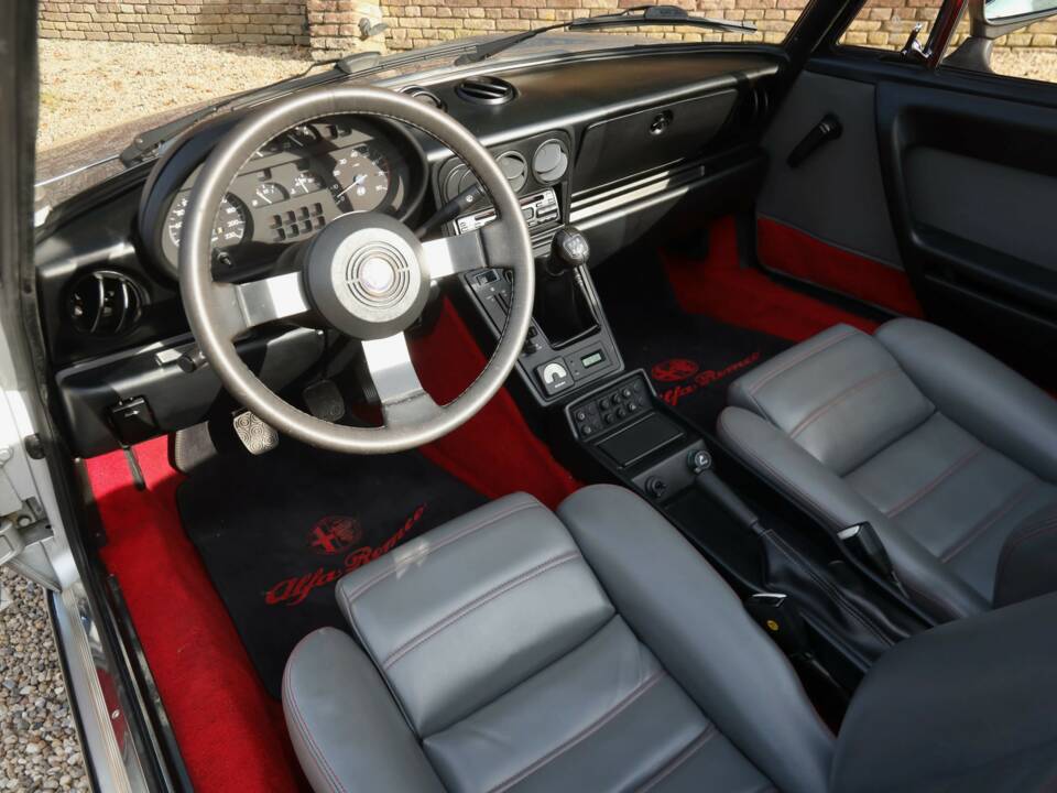 Image 44/50 de Alfa Romeo 2.0 Spider QV (1988)