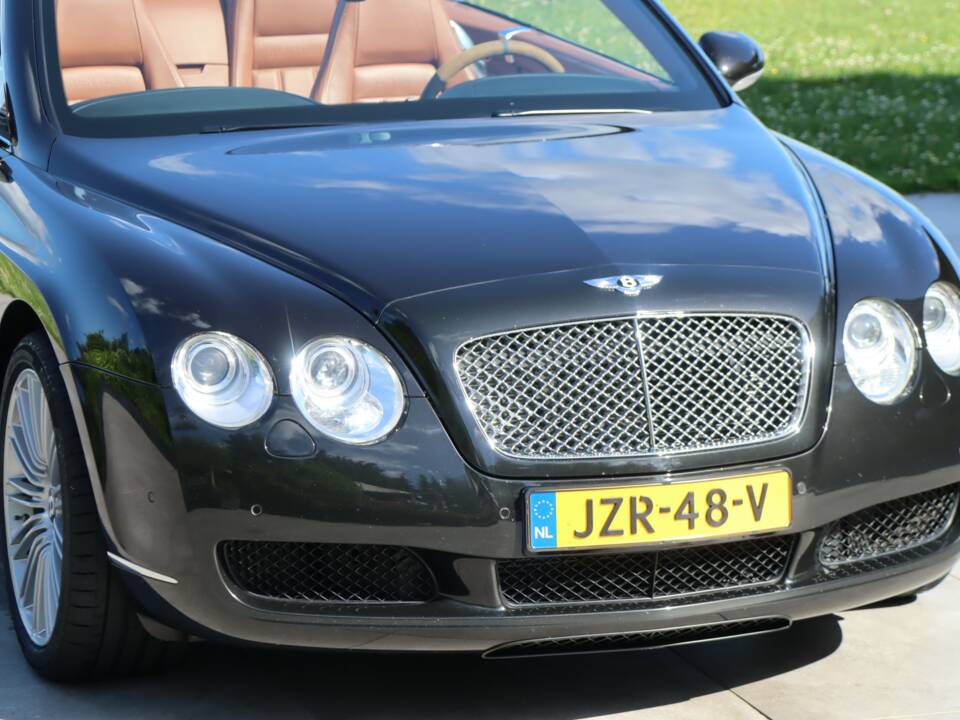 Bild 33/50 von Bentley Continental GTC (2007)