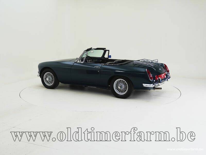 Image 4/15 of MG MGB (1966)