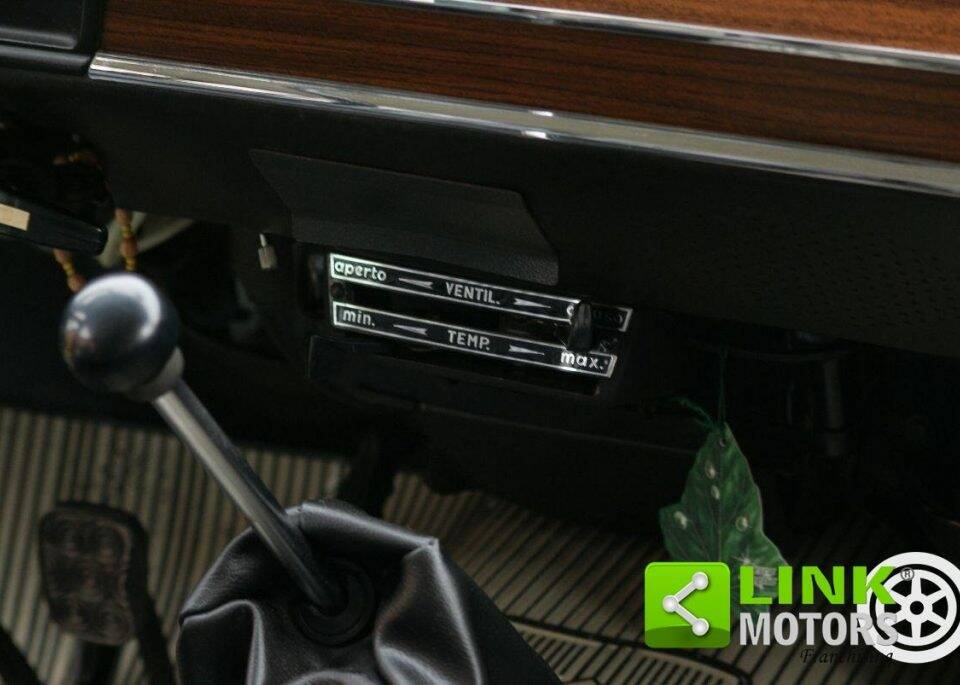 Image 12/17 of Alfa Romeo Giulia 1300 TI (1968)