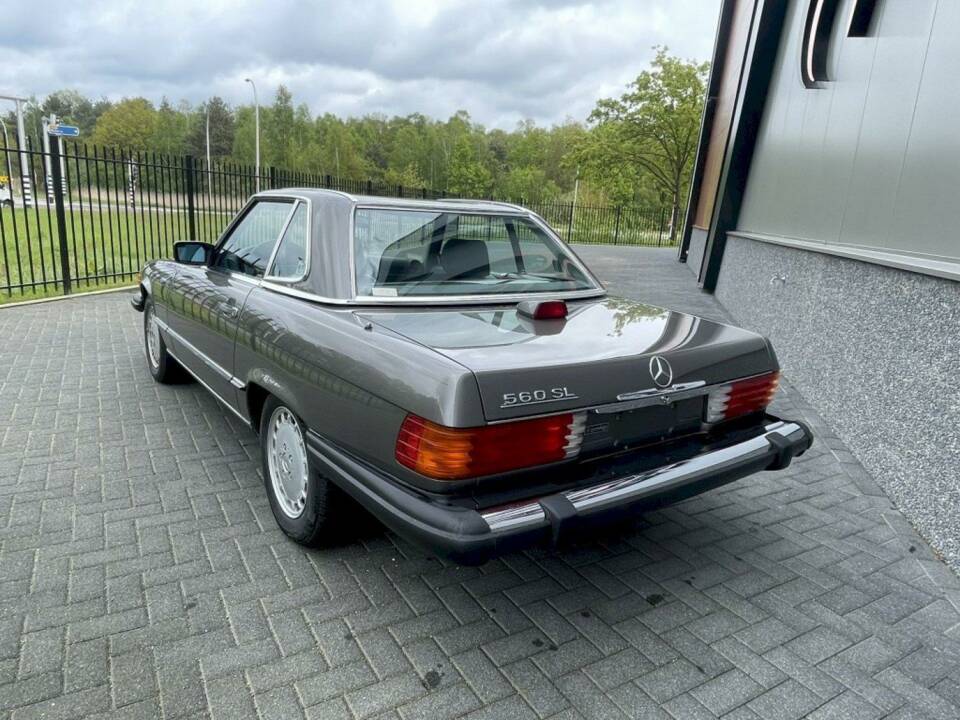 Image 14/36 de Mercedes-Benz 560 SL (1986)