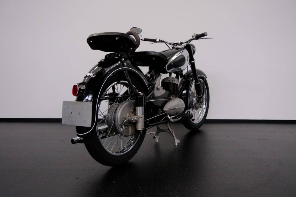 Image 76/86 de DKW RT 175 (1954)
