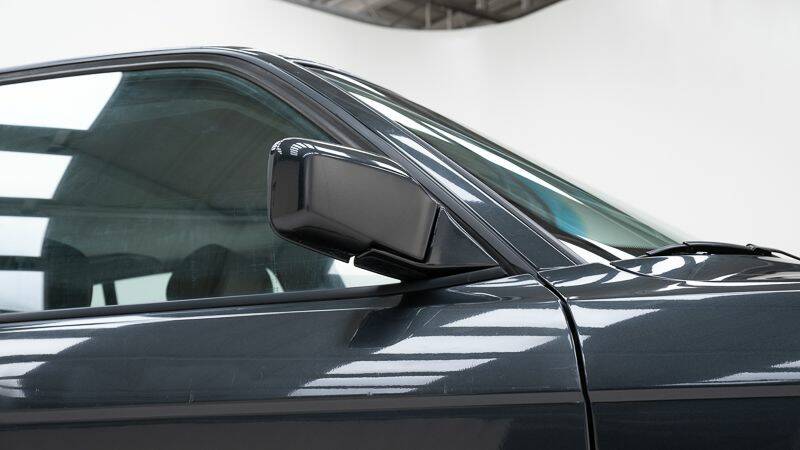 Image 5/5 of BMW 730i (1988)