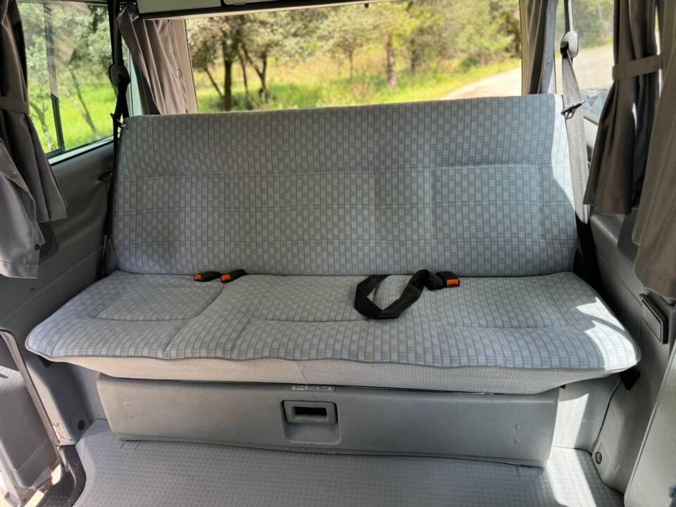 Immagine 25/36 di Volkswagen T4 Multivan 2.5 Syncro (1994)