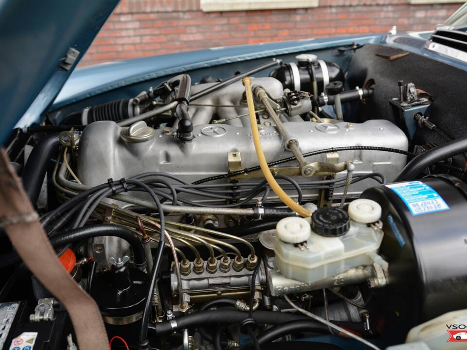 Image 12/14 of Mercedes-Benz 280 SL (1971)