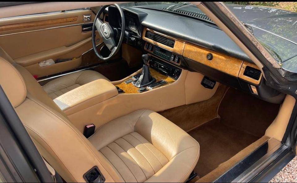 Image 3/15 of Jaguar XJ-S 3.6 (1987)