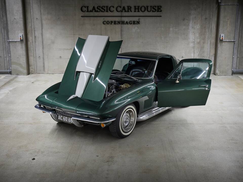 Image 13/78 of Chevrolet Corvette Stingray 427 (1967)