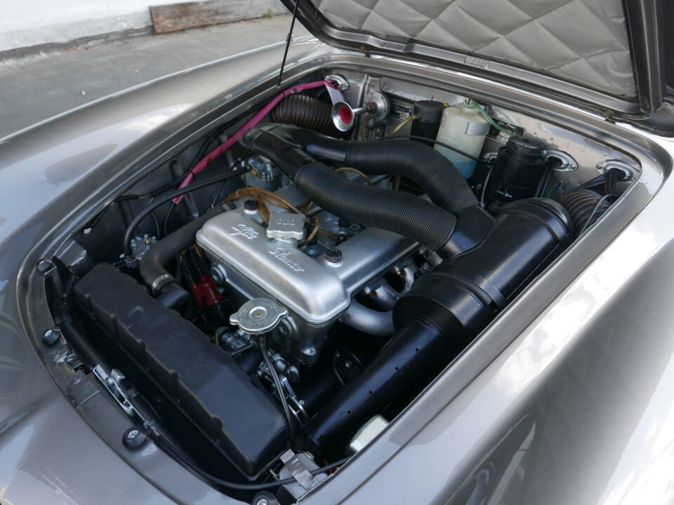 Imagen 33/68 de Alfa Romeo Giulia 1600 Spider (1964)