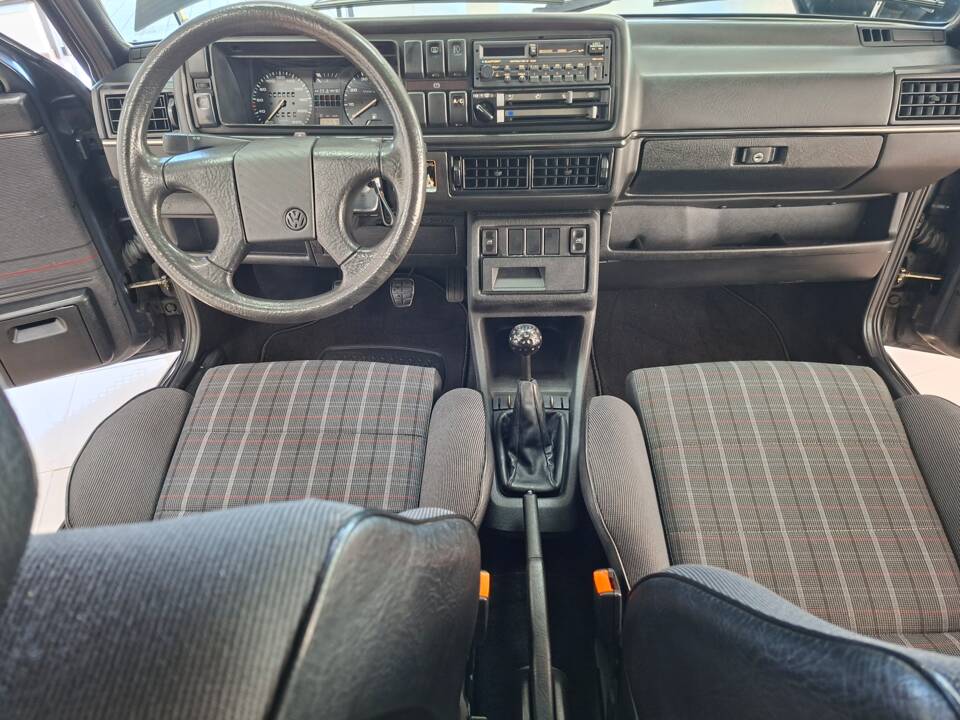 Image 13/21 of Volkswagen Golf Mk II GTi 1.8 (1990)