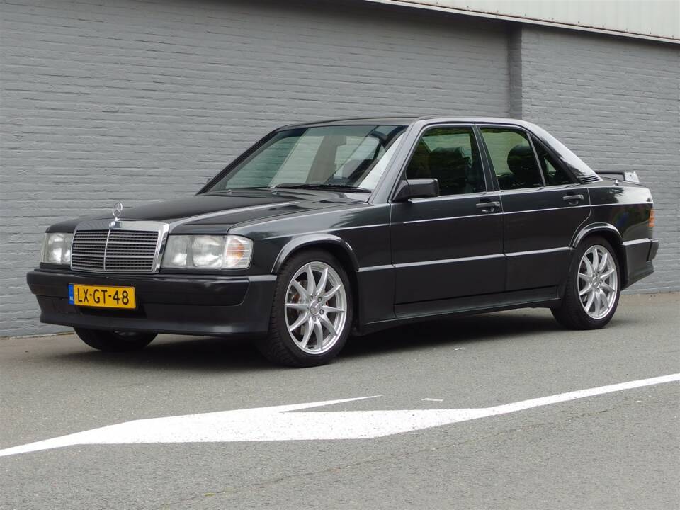 Immagine 1/98 di Mercedes-Benz 190 E 2.3-16 (1985)