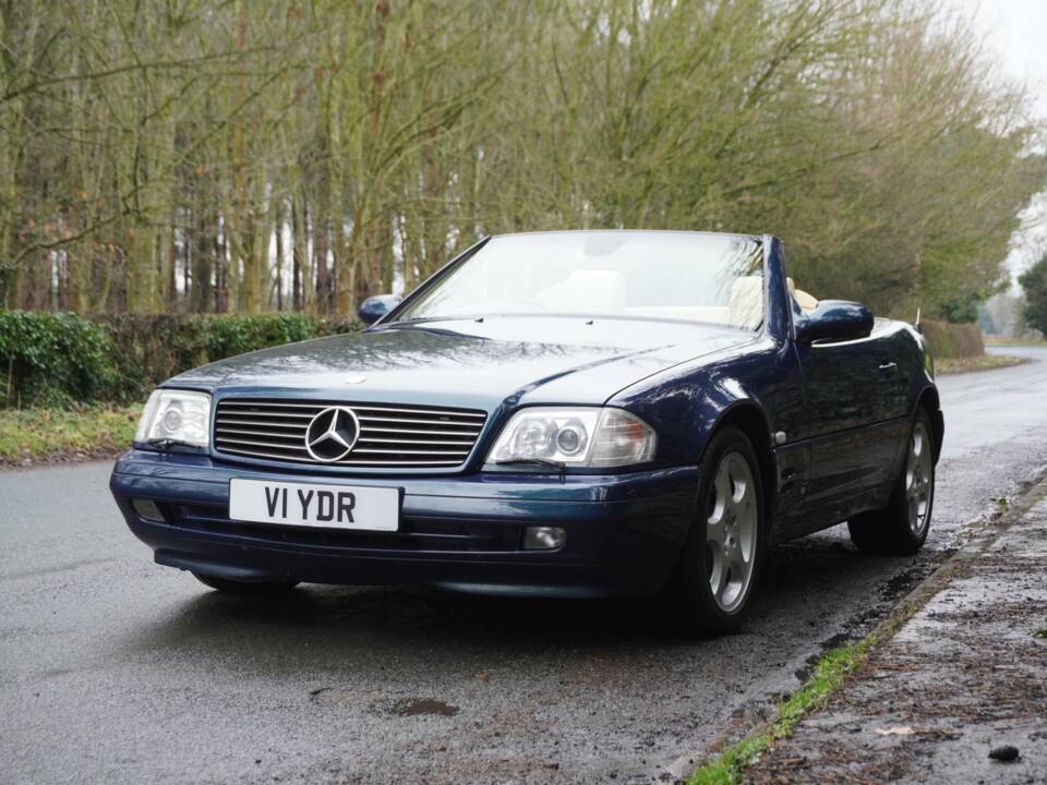 Image 3/26 of Mercedes-Benz SL 280 (1999)