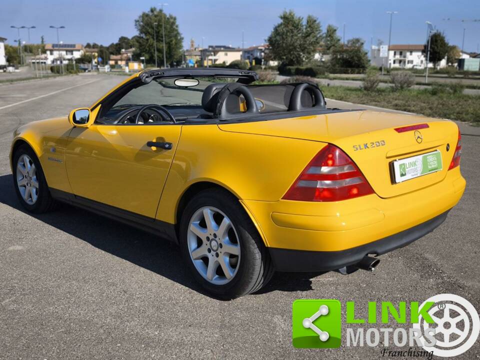 Image 8/10 of Mercedes-Benz SLK 200 Kompressor (1997)