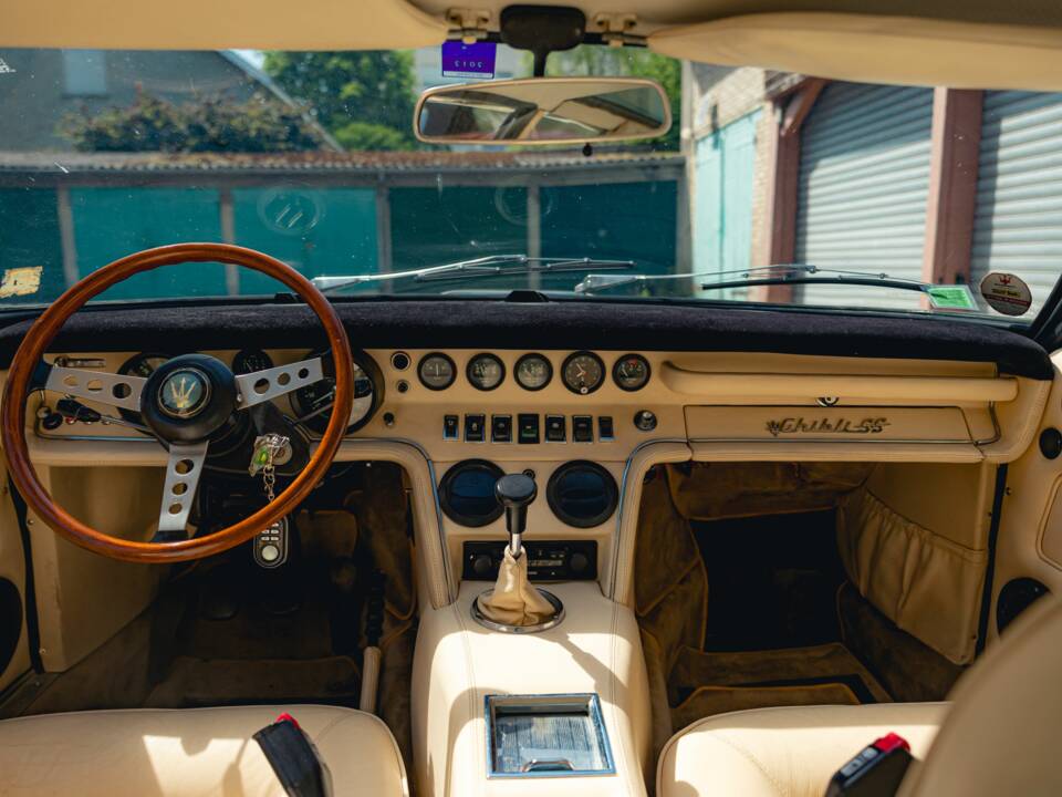 Image 25/46 of Maserati Ghibli SS (1972)