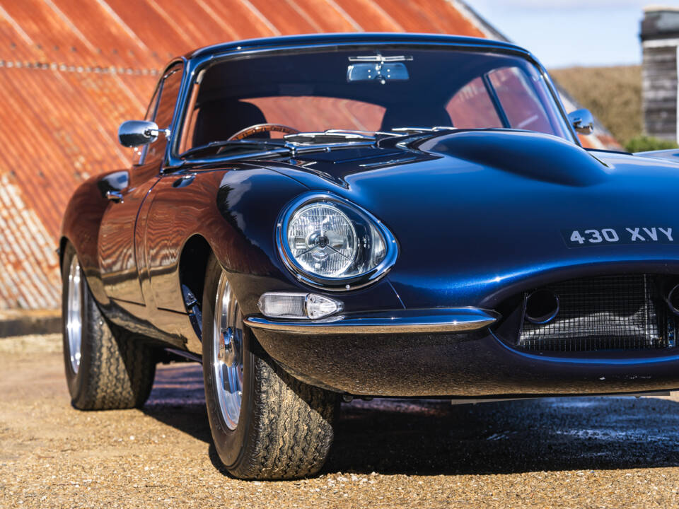 Afbeelding 15/42 van Jaguar E-Type &quot;Lightweight&quot; (1962)