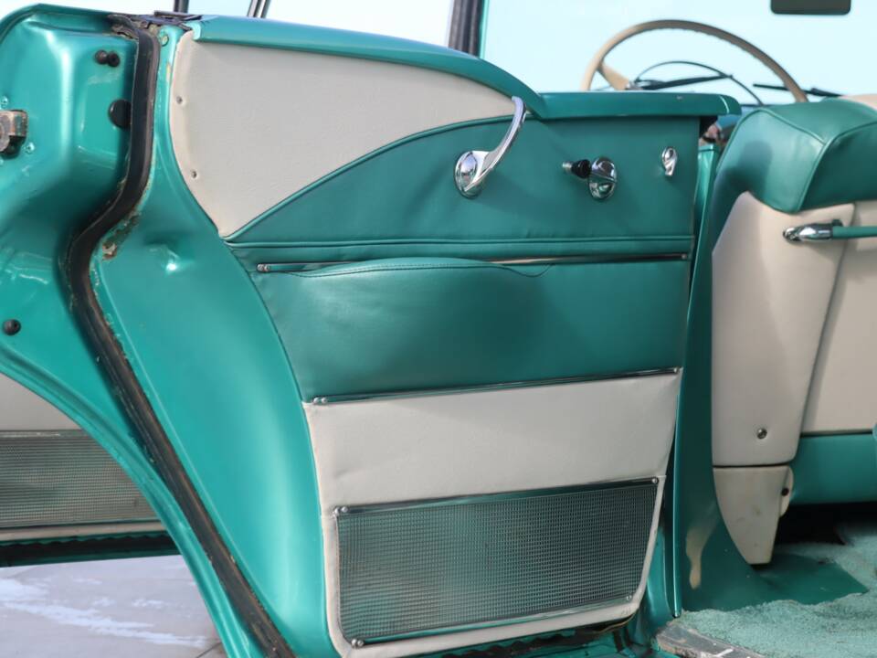 Image 26/50 of Buick 60 Century Riviera (1955)