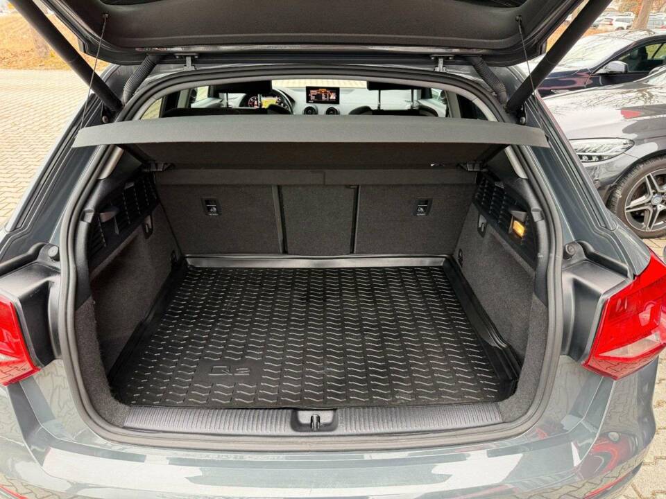 Image 10/18 de Audi Q2 2.0 TDI (2018)