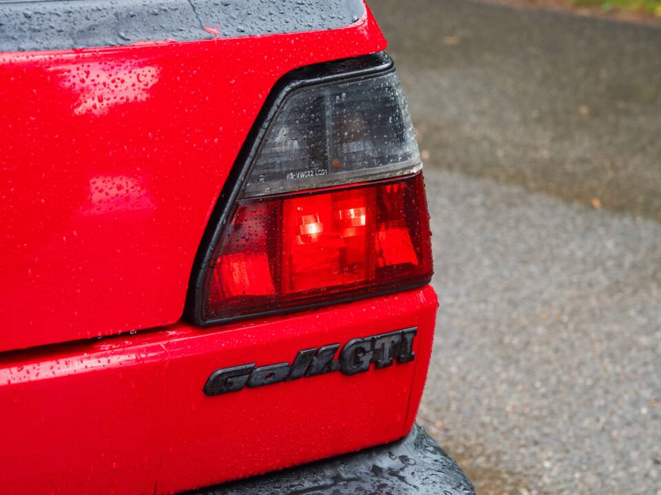 Image 16/50 de Volkswagen Golf III GTI 2.0 (1992)