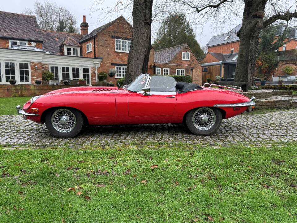 Image 10/29 de Jaguar E-Type (1969)