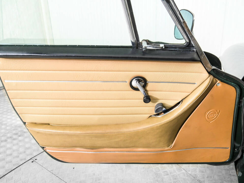 Image 32/50 of Volvo 1800 E (1971)