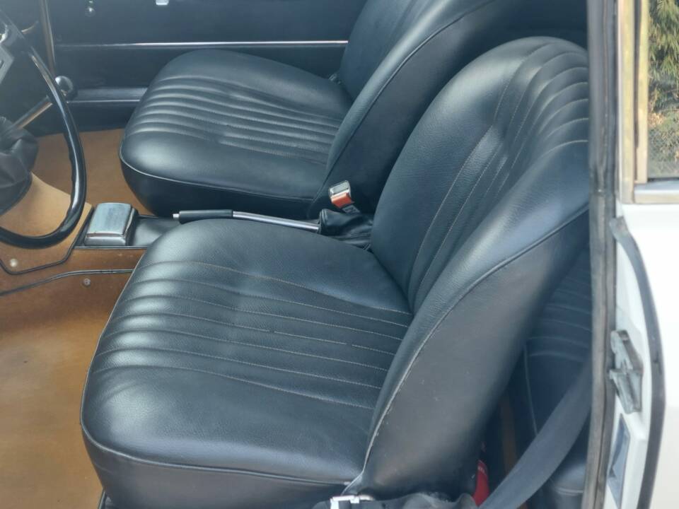 Image 10/21 of Alfa Romeo Giulia GT 1300 Junior (1970)
