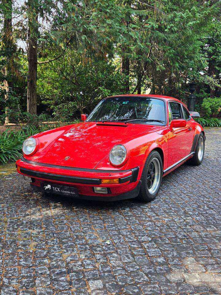 Immagine 17/37 di Porsche 911 Carrera 3.2 (1985)