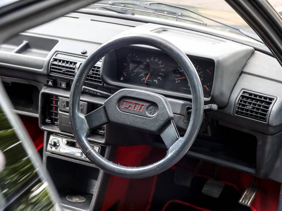 Bild 10/33 von Peugeot 205 GTi 1.9 (1987)