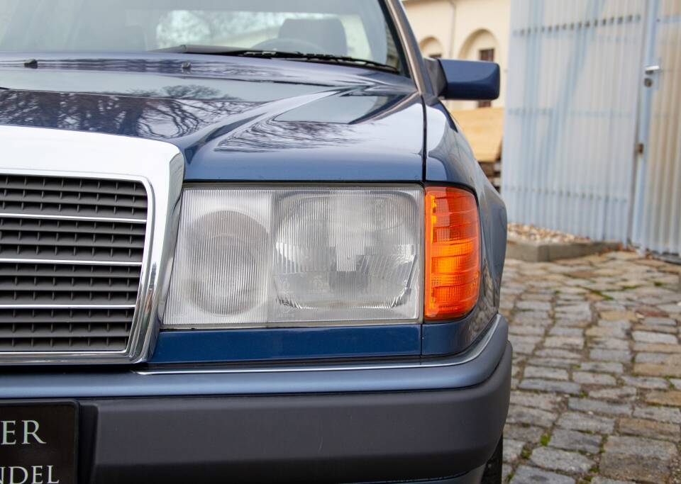Bild 14/25 von Mercedes-Benz 300 E-24 (1991)