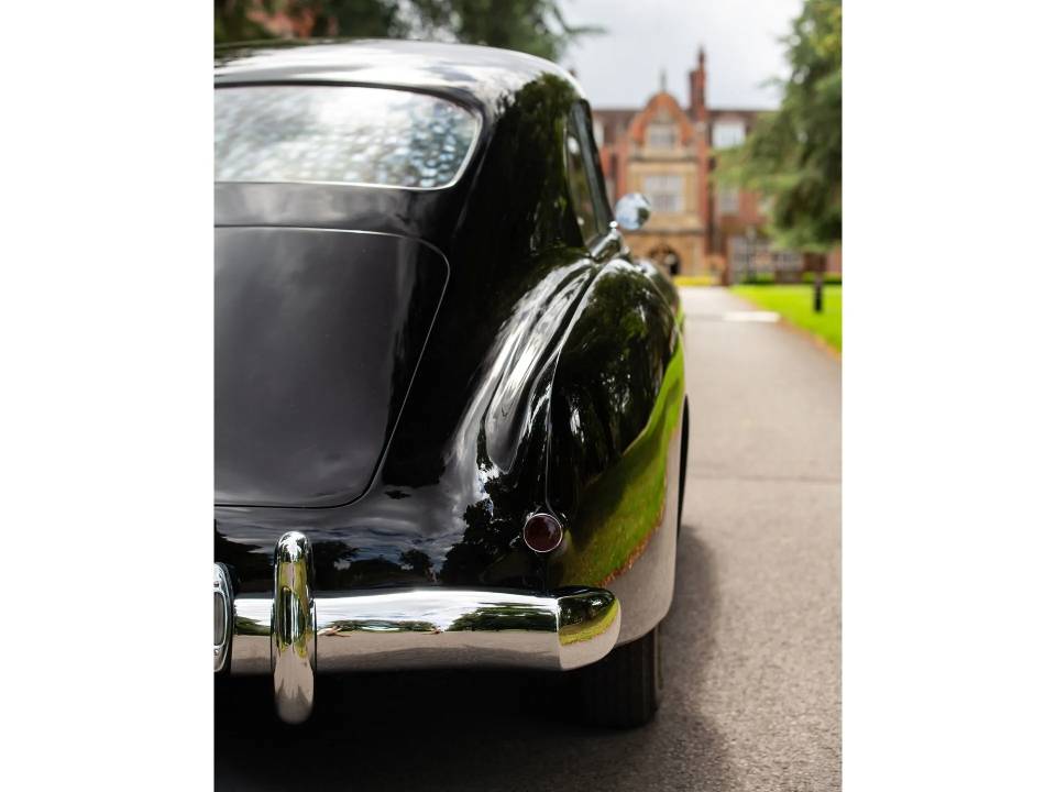 Image 18/50 of Bentley R-Type Continental (1953)