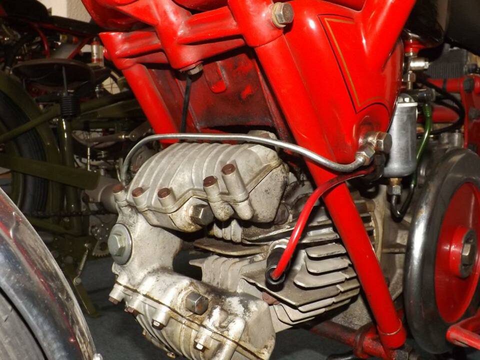 Immagine 28/35 di Moto Guzzi Falcone Turismo (1973)