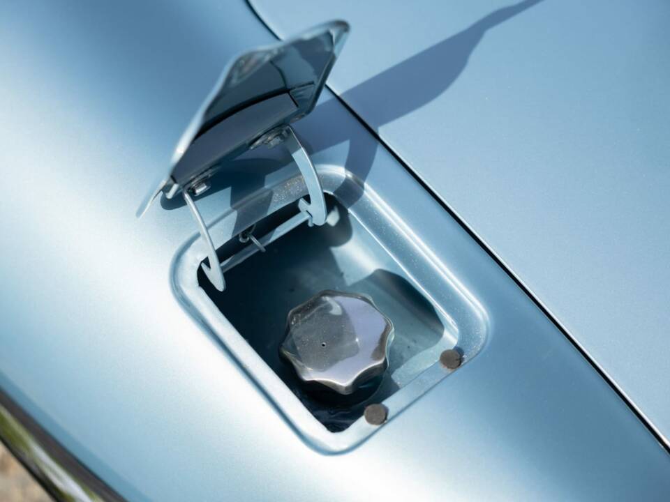 Image 24/50 de Jaguar Type E 3.8 (1964)
