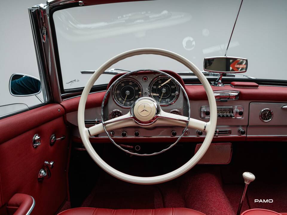 Image 28/44 of Mercedes-Benz 190 SL (1957)