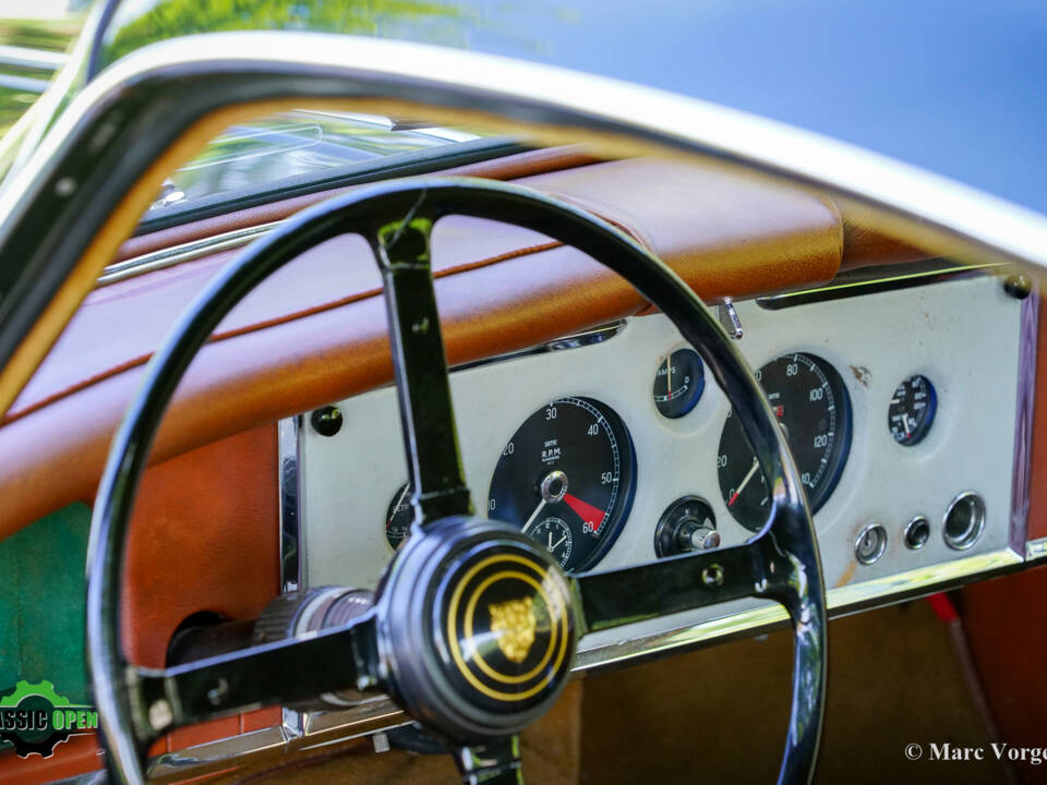 Image 7/53 of Jaguar XK 150 FHC (1958)
